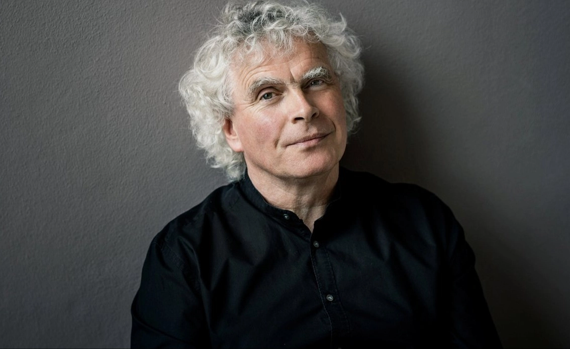 Sir Simon Rattle C Oliver Helbig 2.jpg 1420x695 Q85 Crop Subject Location 731,795 Subsampling 2 Upscale